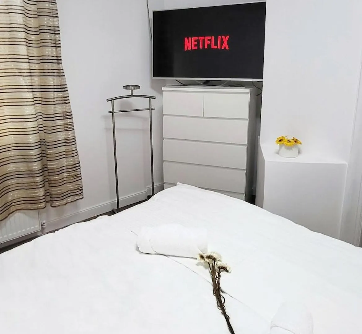 The Central Spot Apartment Bucharest